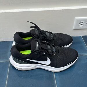 Nike Air Zoom Vomero 16 Black Sz 10.5